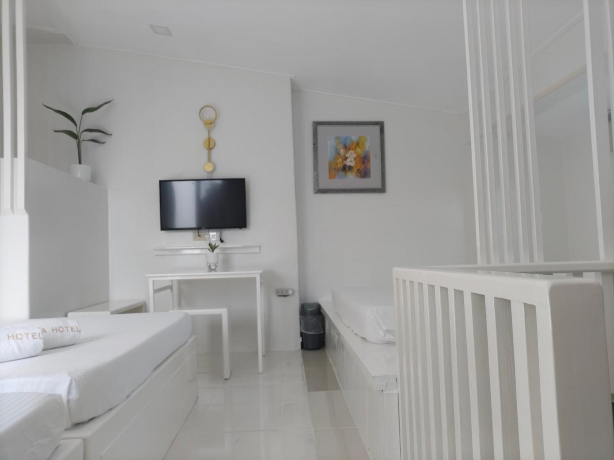 Mecasa Hotel Balabag  Bagian luar foto